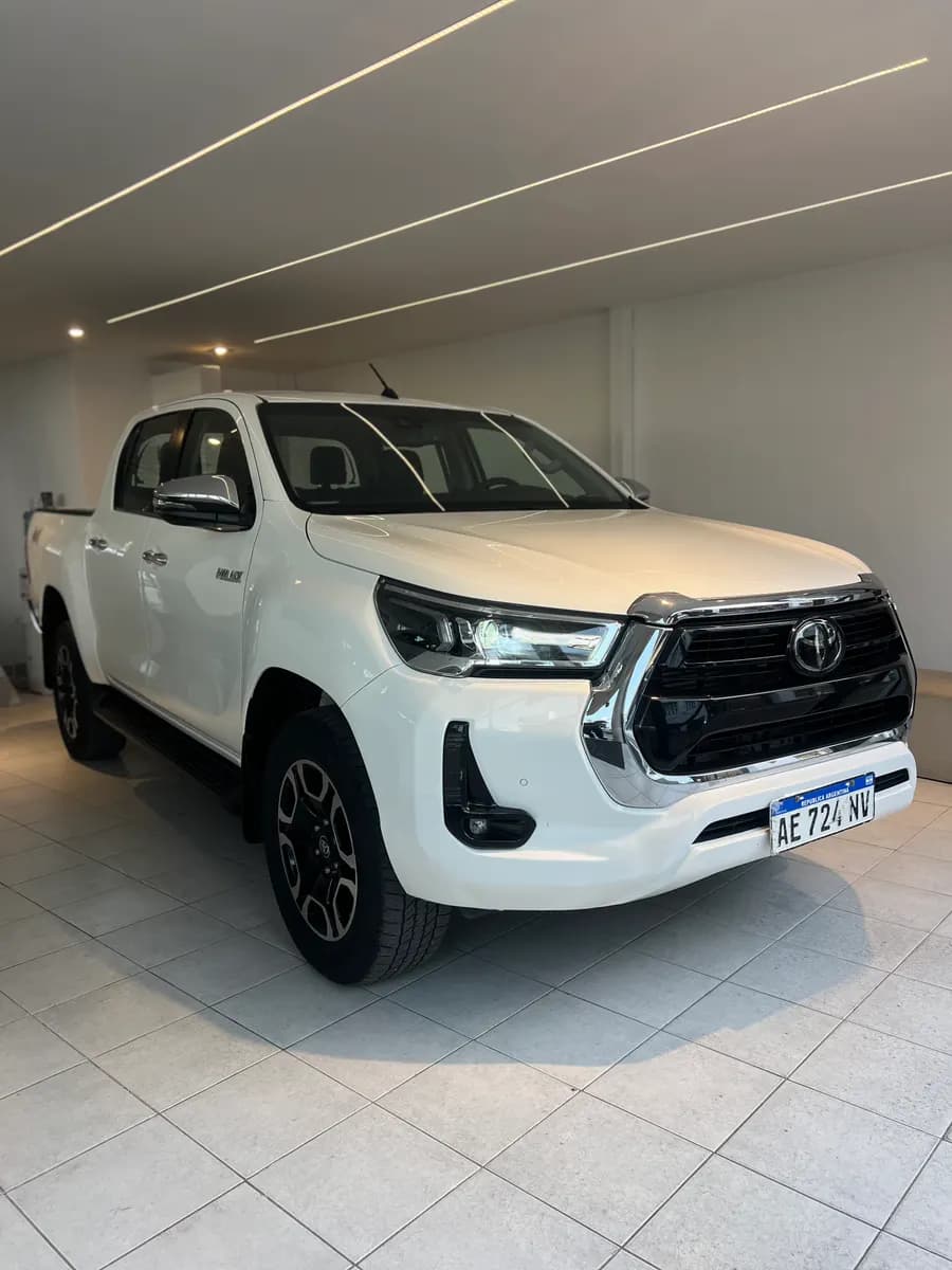 Toyota Hilux SRX 4X4 AT6